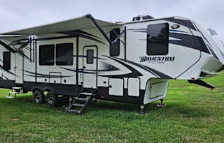 2017 Grand Design Momentum 350 M Toyhauler