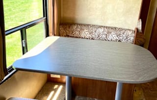 Luxe Galore! Newer, Ultra Clean! Spacious Bunks!