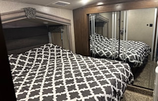 2018 Forest River Cedar Back 37MBH Fifth Wheel