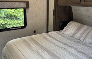 2021 Forest River RV Wildwood 26 DBUD