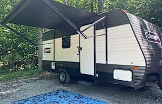 Family Friendly 2021 Coleman Lantern with bunks!