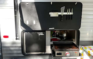 Outdoor kitchen and Bunkhouse - Delivery ONLY