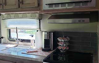 Lux Little Rig,  Adventure Awaits!!! Max 600 Miles