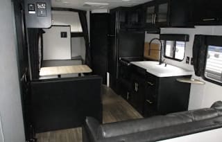 2022 Forest River Cherokee Grey Wolf 26DJSE 29'