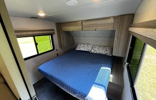 King bed, 2 bunks - commercially insured