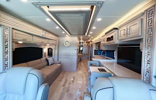 Newmar deluxe stays