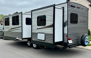 *BRAND NEW*  SLEEPING BEAUTY 26FKDS