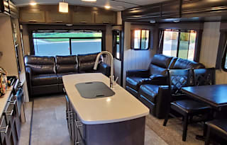2018 CrossRoads RV Sunset Trail Grand Reserve 33SI
