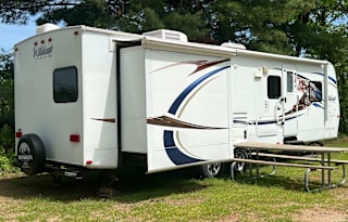 2011 Forest River RV Wildcat extraLite 30BHS