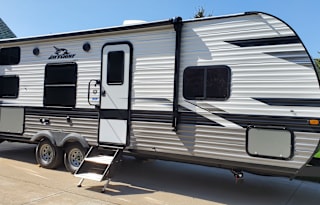 Like New 2023 Jayco Jay Flight Bunkhouse Camper