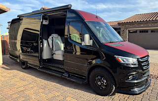 2025 OGV Luxury Coach tour solar/air ride/starlink
