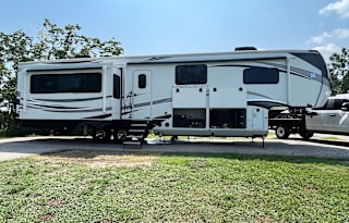 2022 Jayco North Point 377RLBH