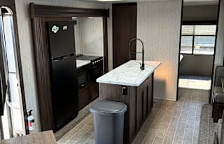 L & L Family Getaway RV Rental