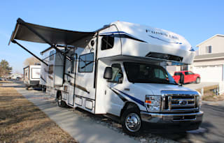 2022 32FT Forester 3251 Sleeps 10 Fully Stocked