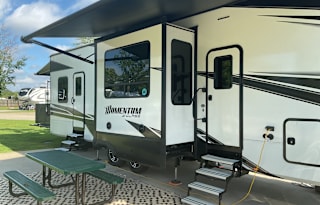 Grand Design Momentum G-Class 350G
