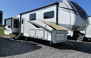 2021 Alliance Paradigm 390MP with 2 Bedrooms