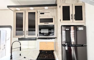2021 Forest River RV Cherokee Arctic Wolf 321BH