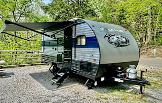 Fully Furnished Bunkhouse! Family friendly!!