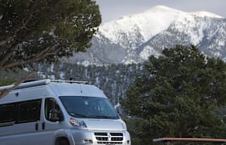 TINY HOUSE ON WHEELS - Deluxe Winnebago Travato