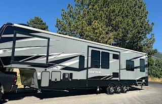 The Raptor. Outdoor Kitchen & Party Deck!
