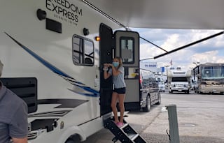 Nearly New 2021 Coachmen Freedom Express