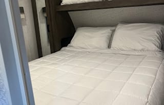 Joe & Carol's  33'Forest River sleeps up to 10