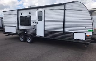 2020 Prime Time Avenger, Sleeps 6, Pet Friendly