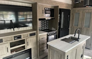 2022 Wildwood Heritage Glen 369BL