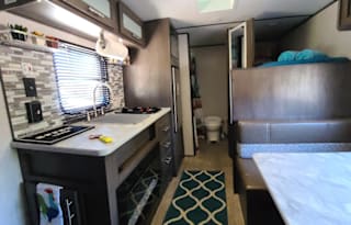 Bertha the Bunkhouse *Sleeps 5, LIGHTWEIGHT*