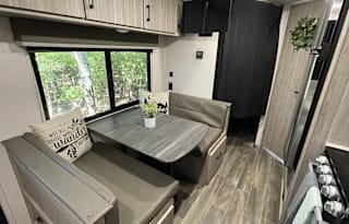 Keystone BH Travel Trailer  -Family/ Pet Friendly