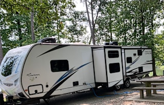 2020 Coachmen Freedom Express Liberty 323BHDSLE