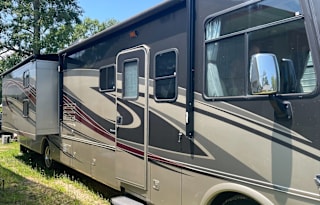 2015 Coachmen RV Encounter 36BH