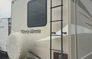 Winnie 2018 Winnebago Minnie Winnie ACO1706