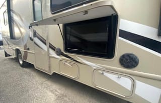 2017 Thor Motor Coach Four Winds 28Z