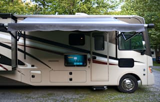 2016 Coachmen 35BH - 1.5 Baths, WiFi, 6TV's, Bunks
