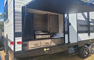 Spacious 2022 Heartland Pioneer DS 320