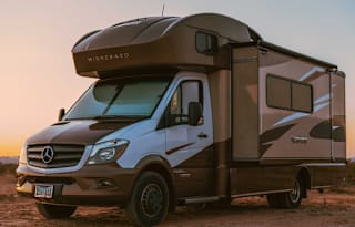 Mercedes Winnebago - Model J   - Y