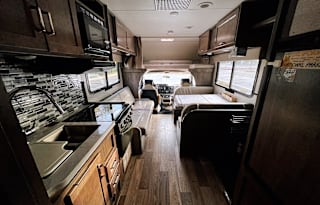 2020 Winnebago Spirit 25B