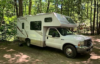 Four Winds 23P - Rare F-Series RV, All Essentials!