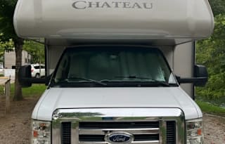 2014 Thor Motor Coach Chateau 31A with Bunk Beds
