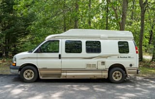 Nice 2005 Roadtrek versatile fl
