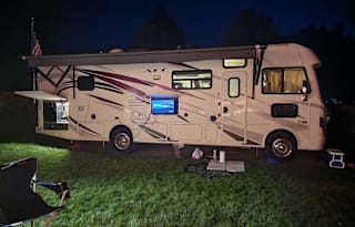 2018 THOR Motor Coach 30.3