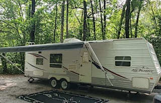 Ready to Camp 8 sleeper RV rental