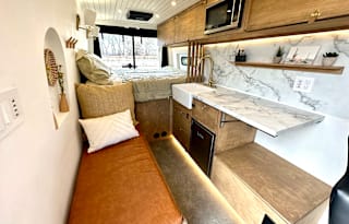 Mercedes Sprinter 4x4 Van "Sully"