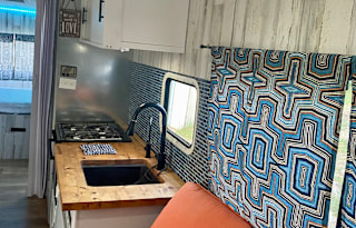 Nico's Cute-N-Cozy RV Dogs and Kid friendly!