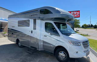 2021 Winnebago Navion 24D