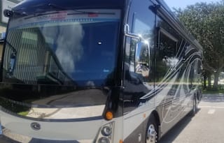 2019 American Coach Dream 42B
