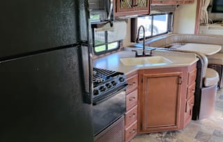 2014 Thor Motor Coach Four Winds Super C 33SW