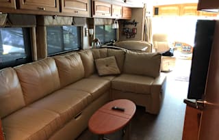 Lovely Land Yacht