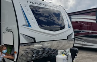 Nearly New 2021 Coachmen Freedom Express